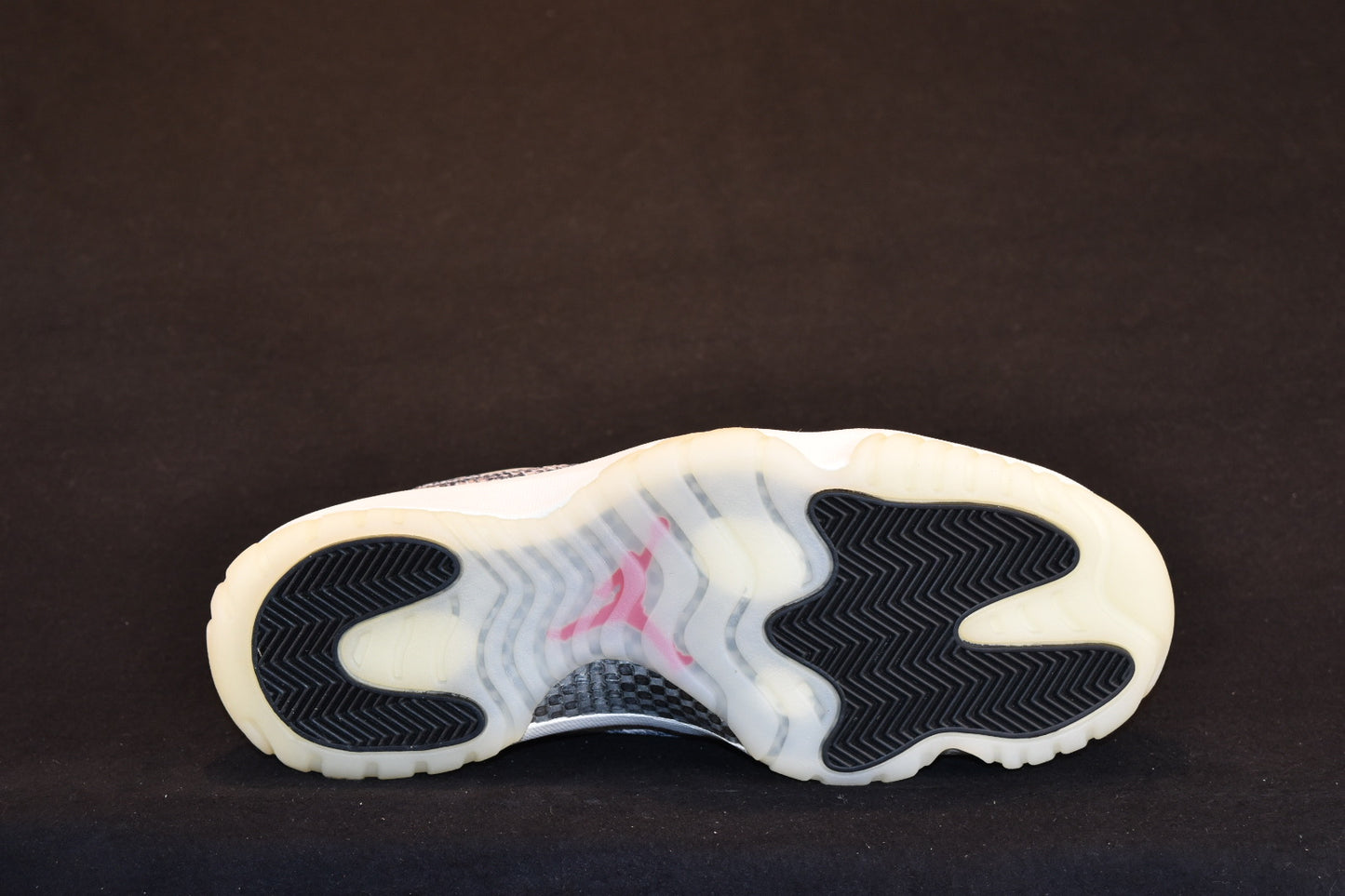 AIR JORDAN 11 RETRO LOW SNAKESKIN LIGHT BONE