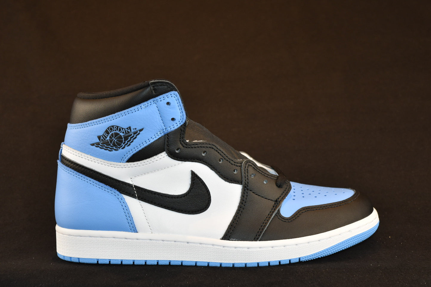 AIR JORDAN 1 RETRO HIGH OG UNC TOE