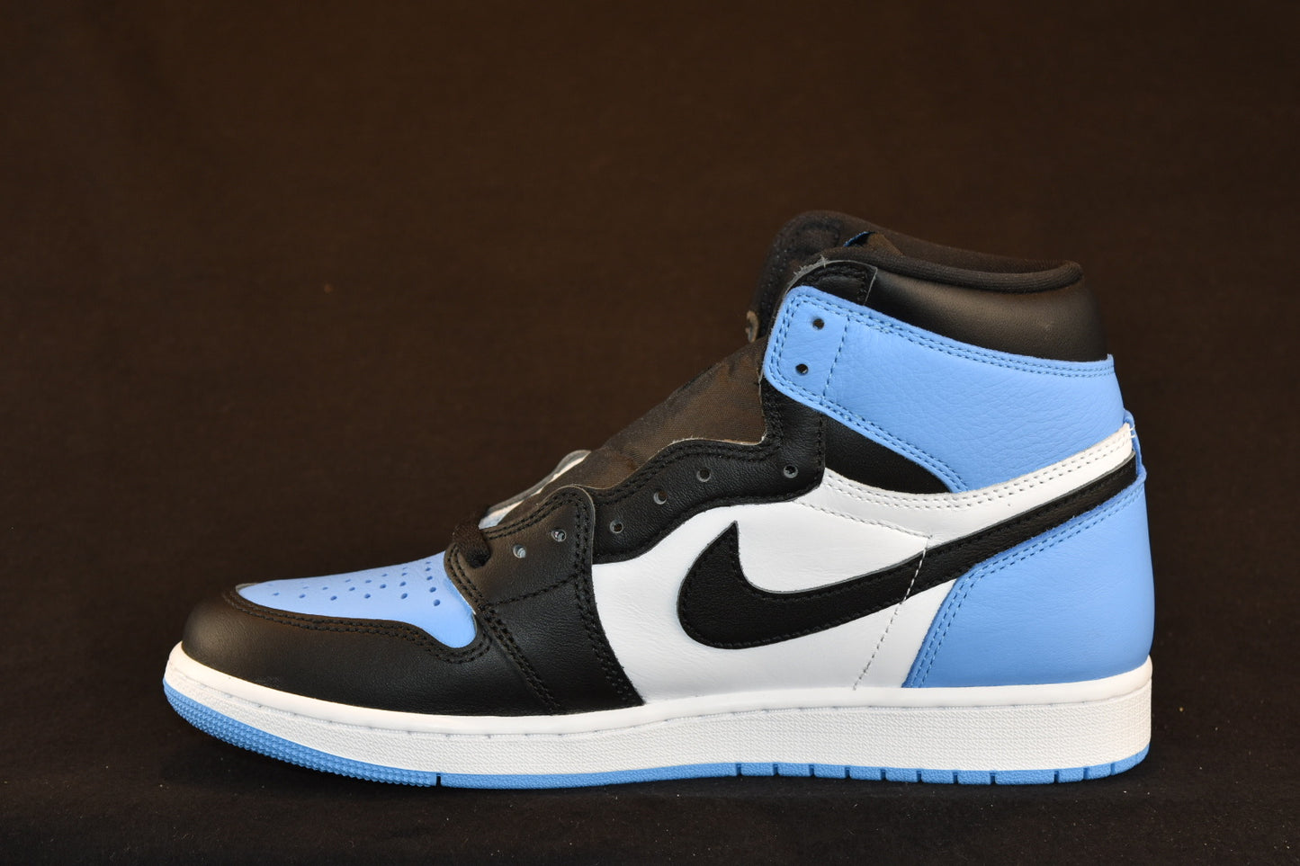 AIR JORDAN 1 RETRO HIGH OG UNC TOE
