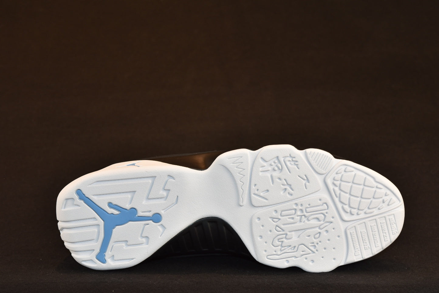 AIR JORDAN 9 RETRO UNIVERSITY BLUE