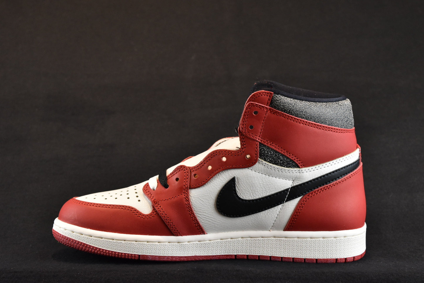AIR JORDAN RETRO 1 HIGH OG LOST AND FOUND