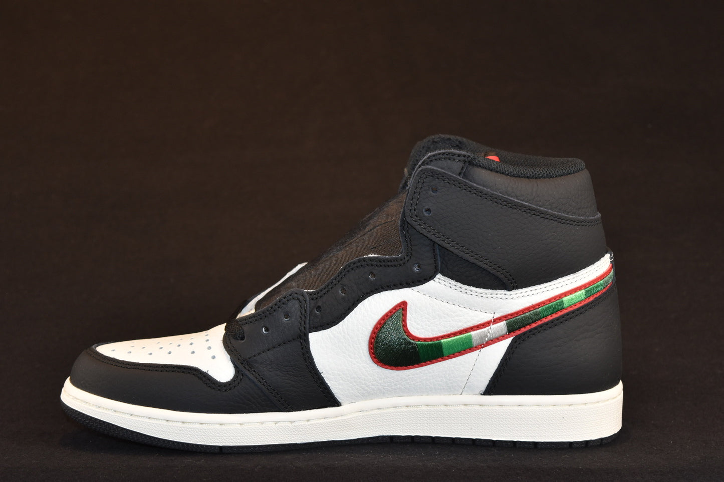 AIR JORDAN 1 RETRO HIGH OG STAR IS BORN