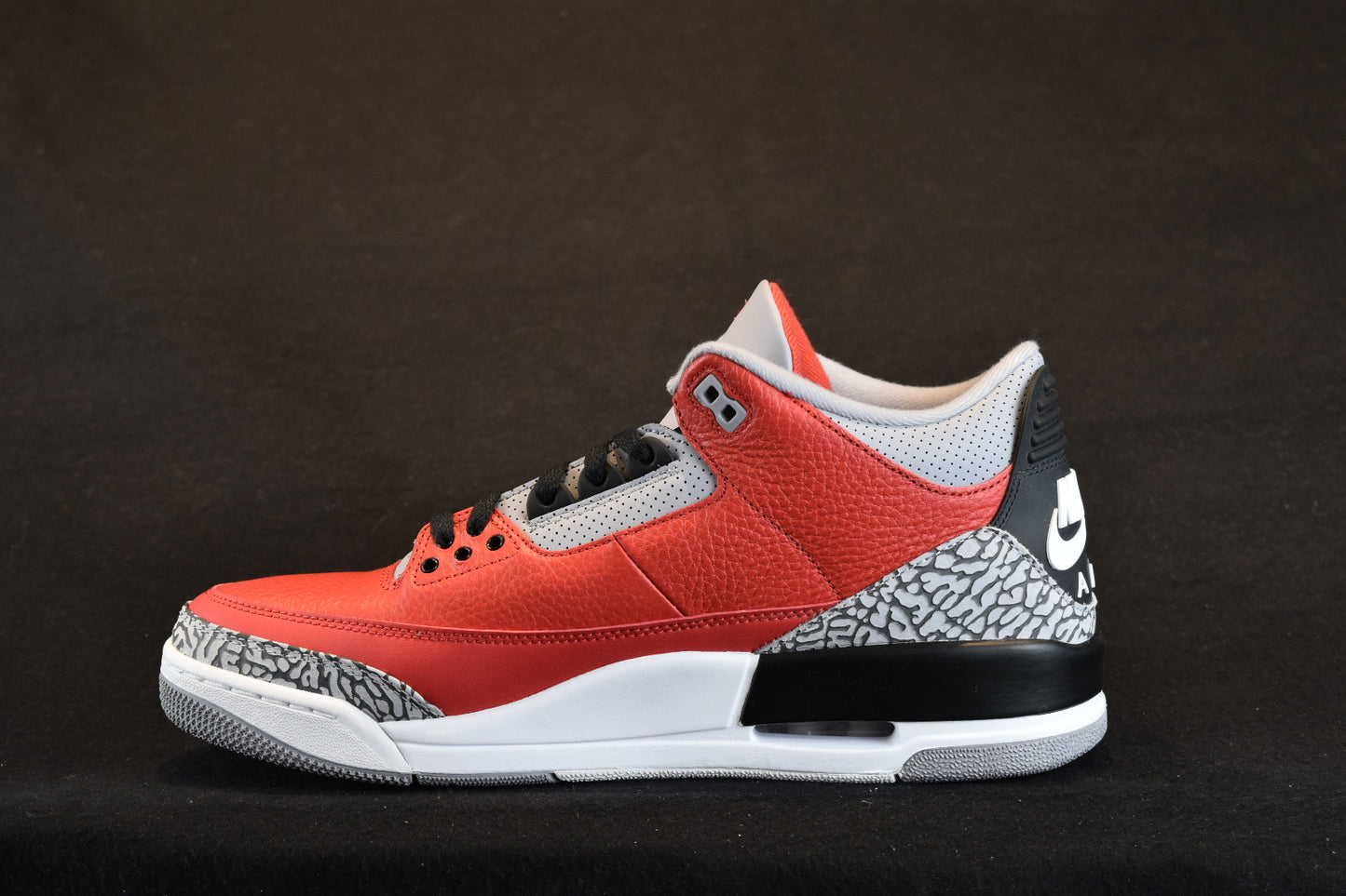 AIR JORDAN 3 RETRO UNITE