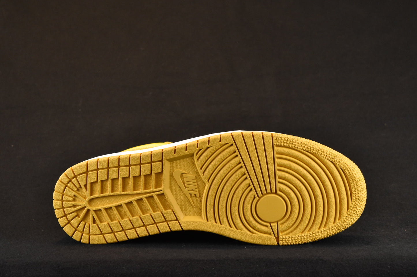 AIR JORDAN 1 RETRO LOW YELLOW STRIKE